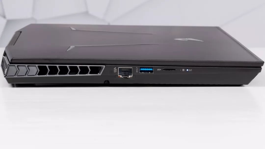 良心的中端游戏本,聊聊最近很火的两款游戏本