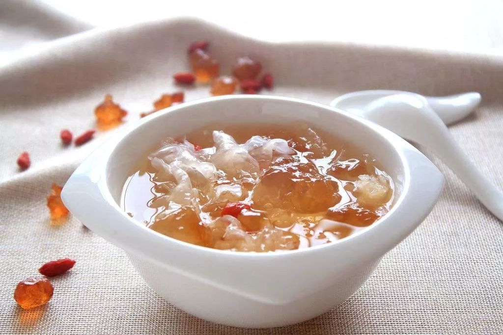 总觉得口干舌燥中医原因,总是口干舌燥应该看什么科