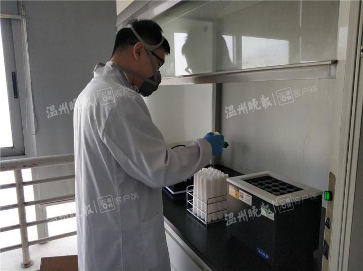 巧美日霜晚霜含铅汞超标吗,台湾伊丽莎柏旧款早晚霜汞超标吗