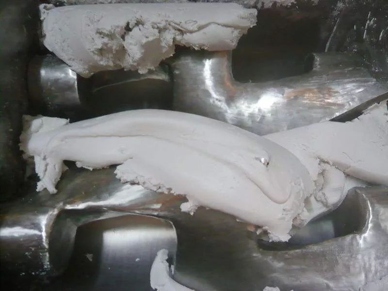 电缆表面出油的危害,电缆冒油什么原因