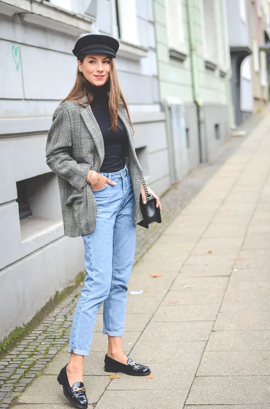 安妮海瑟薇、贾静雯、凯特王妃为什么都爱豆豆鞋？澳洲百年UGG，手工真皮、弹力软底超舒服，带娃、逛街，走哪都不累！