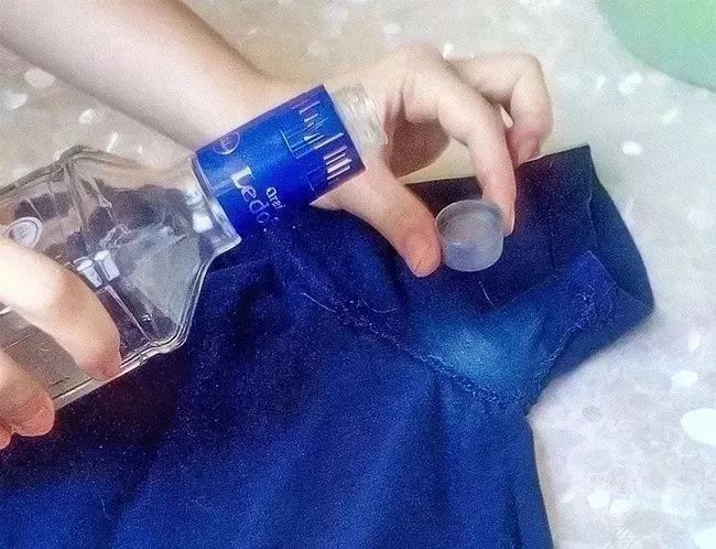 发黄的衣服要用什么方法洗如新,衣服发黄还能要吗