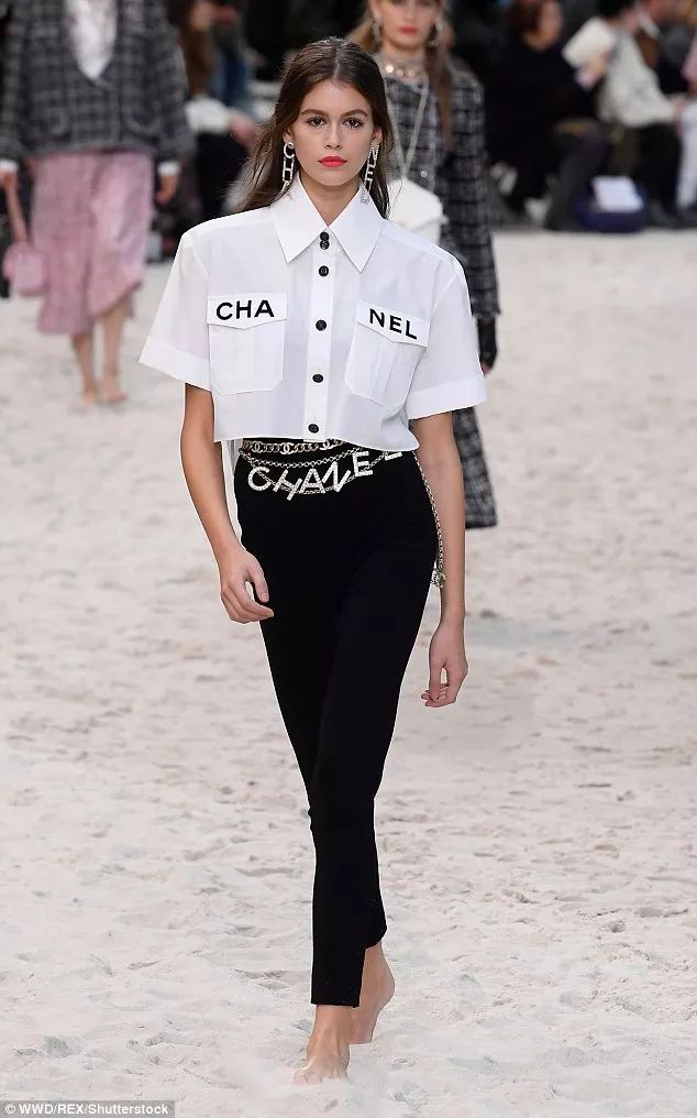 杩欎欢琛ｆ湇鍒板簳鏈夊濂界┛,杩欎欢琛ｆ湇鐨勫崠鐐瑰湪鍝噷