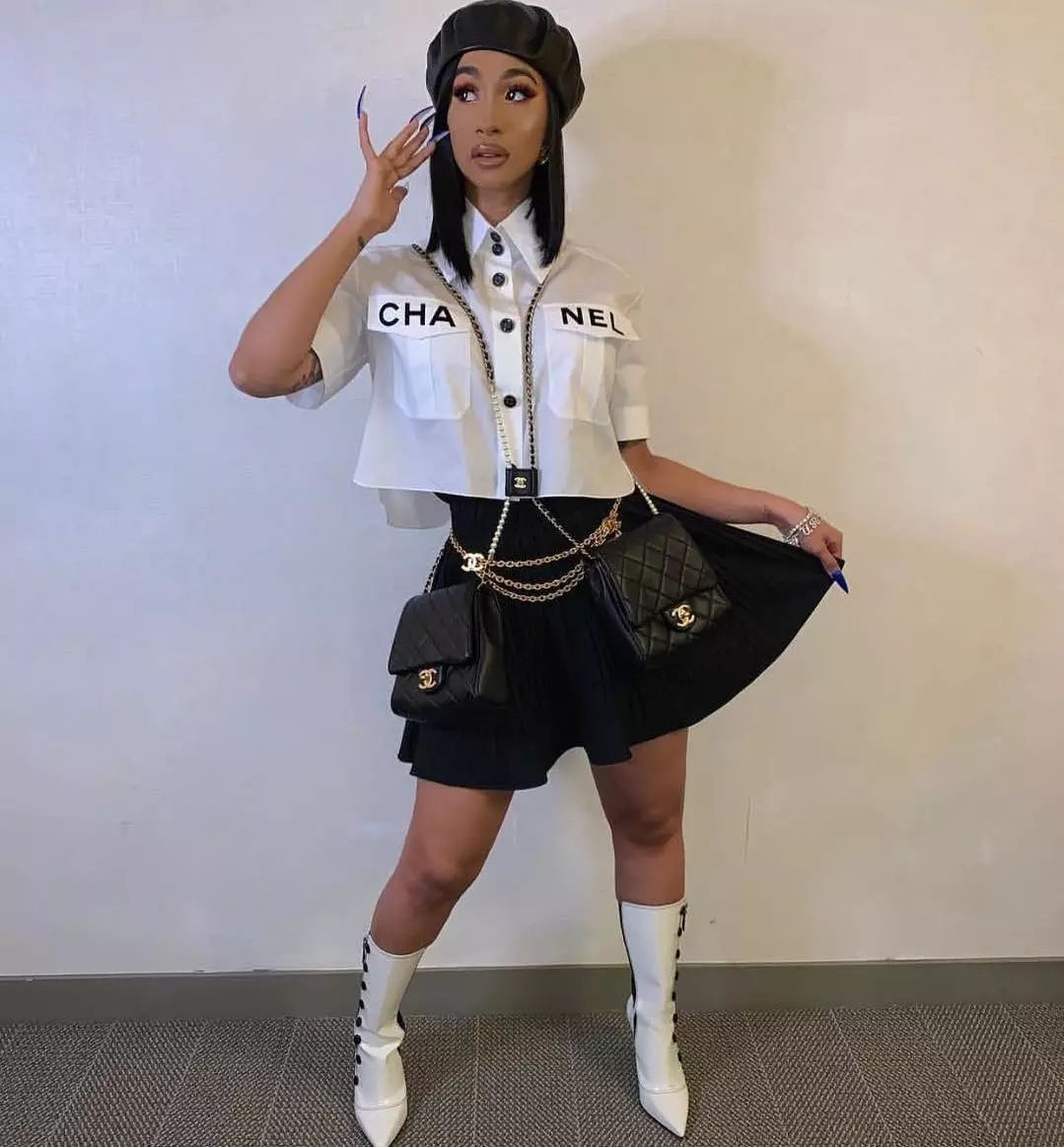 杩欎欢琛ｆ湇鍒板簳鏈夊濂界┛,杩欎欢琛ｆ湇鐨勫崠鐐瑰湪鍝噷