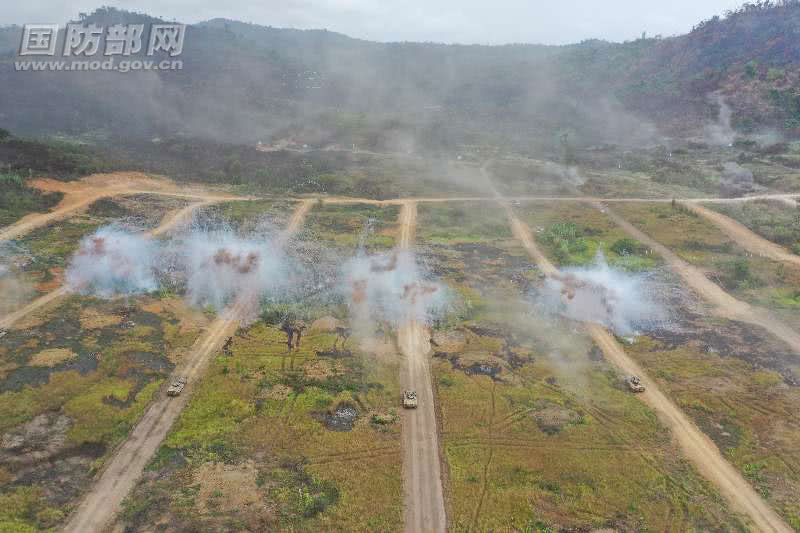 美称要让中国恐惧中方回应,美称将在台海海空通行中方警告