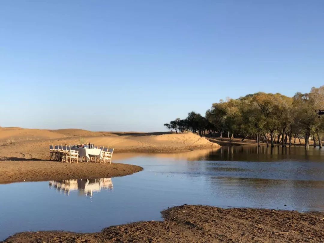沙漠一年出现的奇观,沙漠黄河的奇景