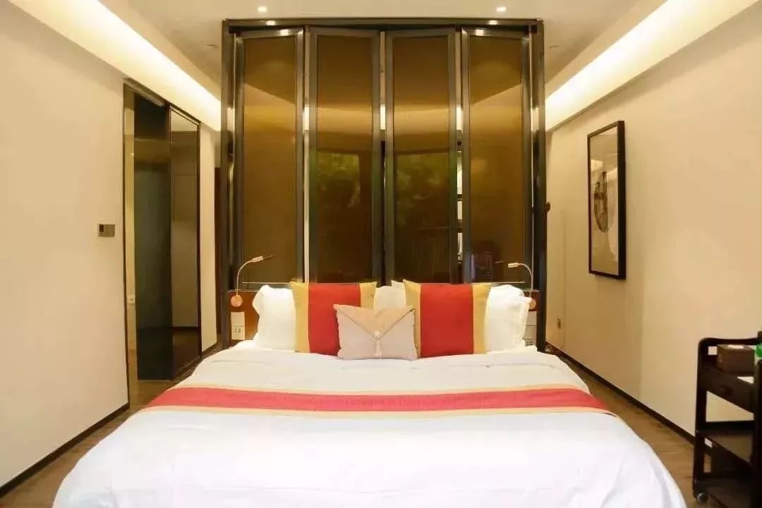 只要¥488元，珠光御景温泉美食酒店随你浪！温泉SPA+自助餐+精美下午茶+龙归寨门票~周末通用！