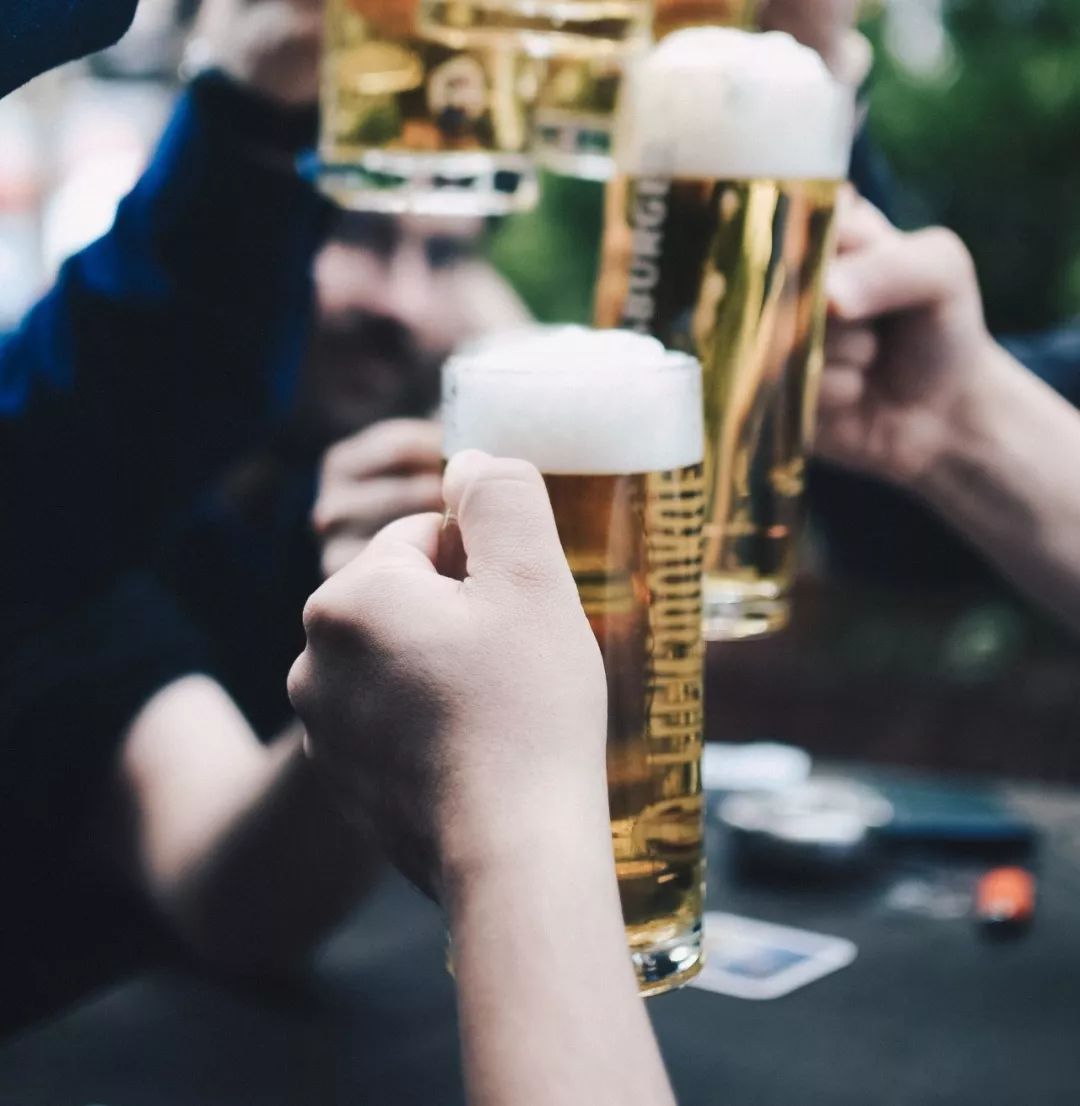 柏林展示身材,柏林很穷吗