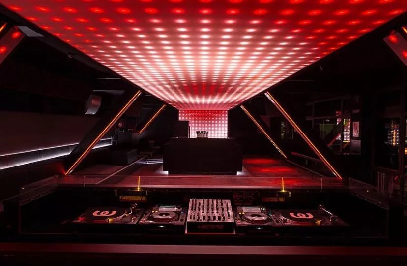 柏林展示身材,柏林很穷吗