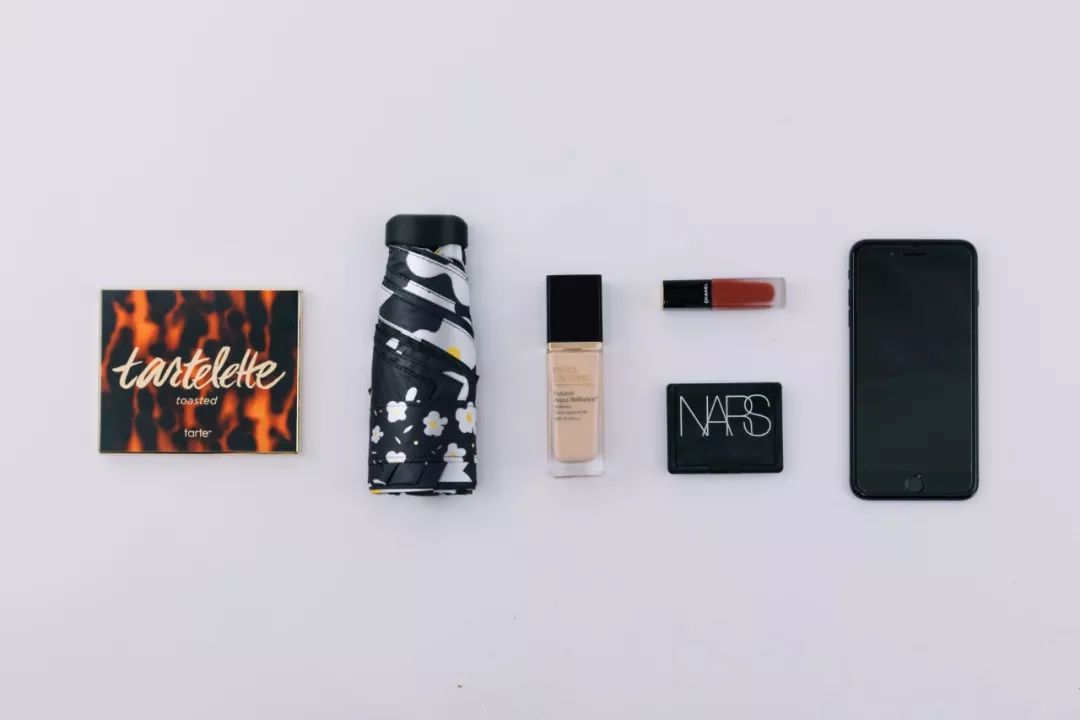 必备的防晒喷雾防晒衣遮阳伞,太阳伞防晒推荐