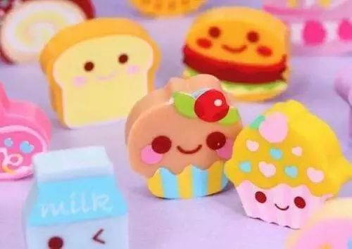 9岁孩子误吞塑料笔帽,小孩气管被圆珠笔帽卡住了