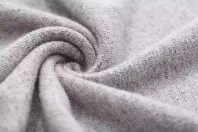 新衣服吊牌掉了可以退吗,新衣服吊牌要不要剪