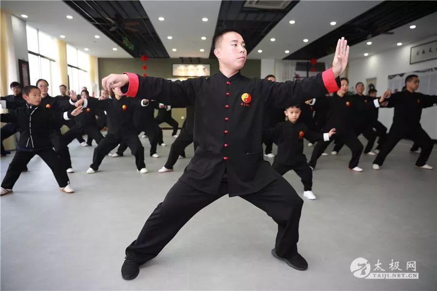 正确练太极拳的方法和步骤,如何正确的练太极拳少走弯路