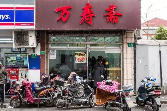 “轻轻咬破皮,慢慢吸汤汁”:这个德国人这么懂小笼包