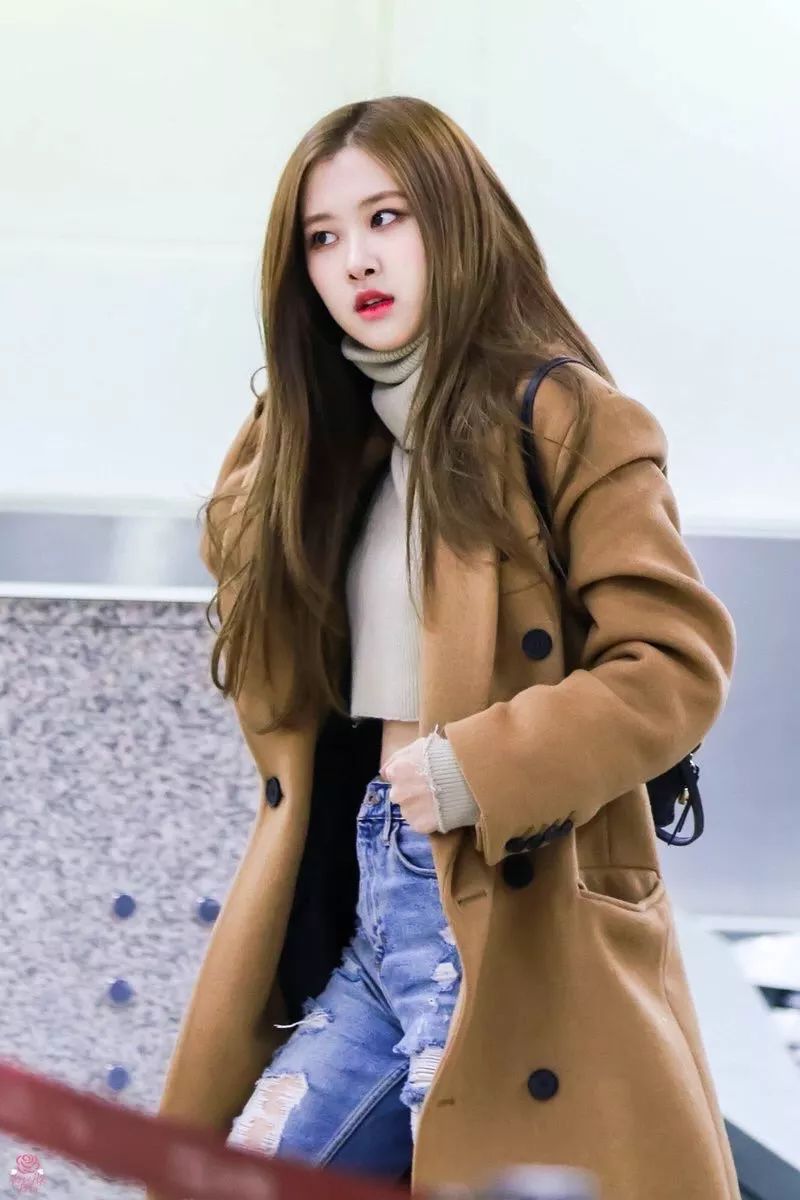 韩国小姐姐温柔白裙穿搭,穿制服很有气质的韩国小姐姐