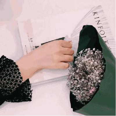 新欢曝光遭反锤，话题女王沉默是金立flag。