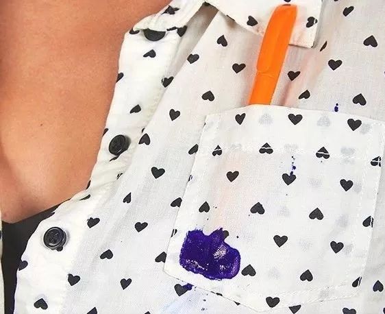 衣服发黄用什么漂白剂比较好,用漂白剂把白色衣服漂黄了怎么办