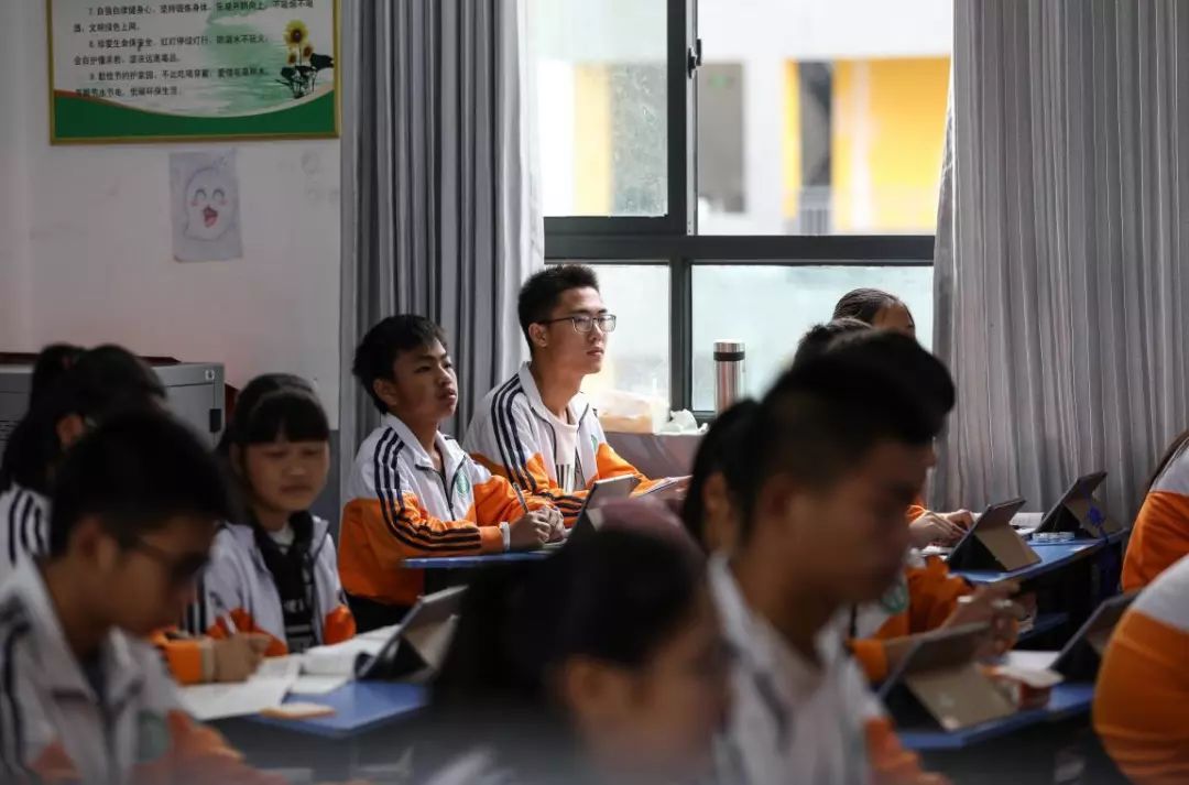 兴义市思源实验学校全景,兴义思源实验学校成长的摇篮