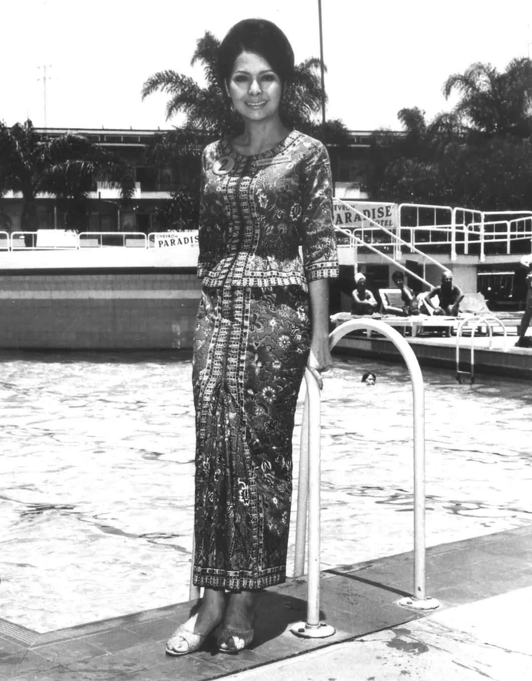 外航淡绿色制服空姐,外航空姐制服大比拼