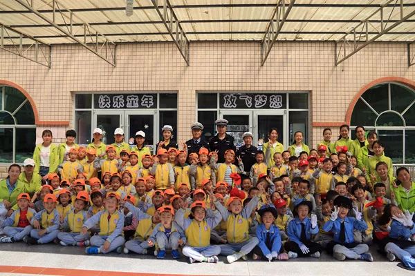 小学生交警手势操口令版镜面,小交警手势操