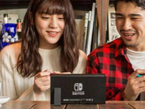 nintendoswitch任天堂游戏机,switch任天堂更新主机时可以玩吗