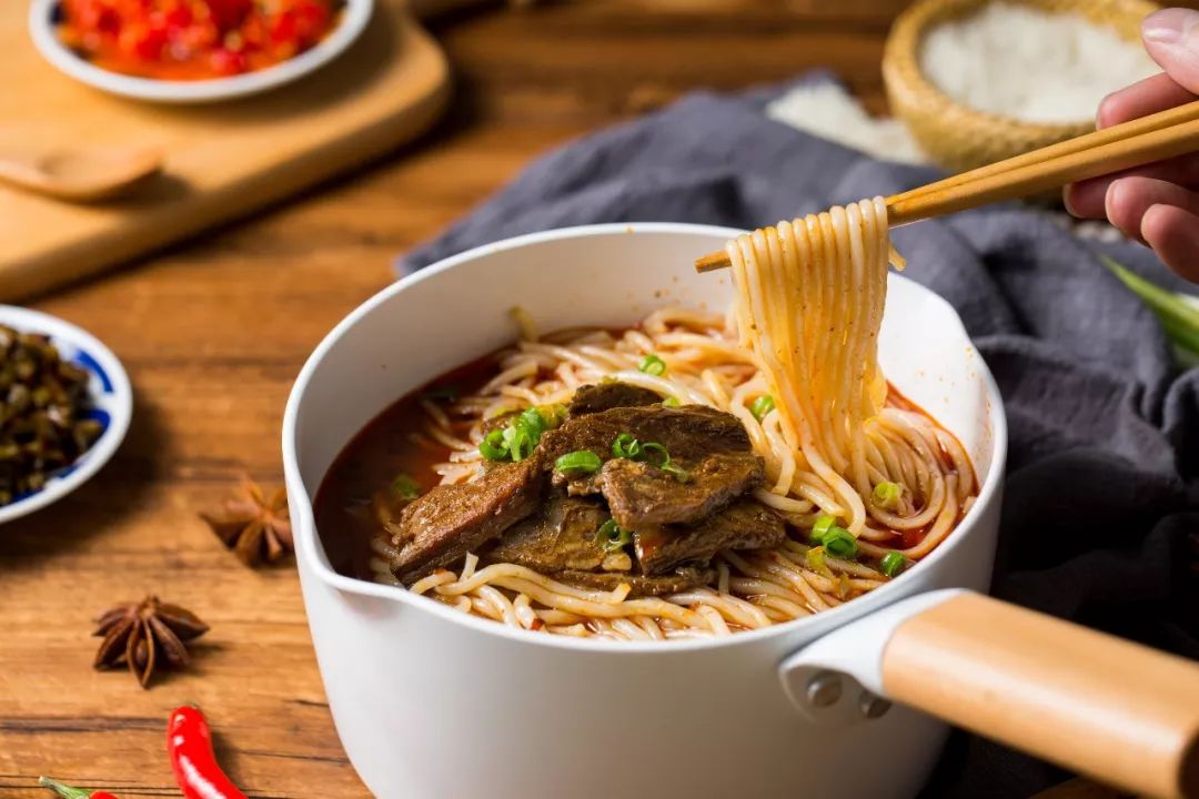 美好的米粉像少女的胸，但我们只能吃到硅胶？