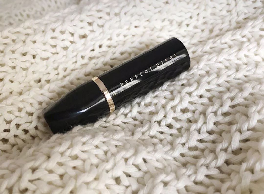 男生一般喜欢什么颜色的口红,男生喜欢什么味道的口红