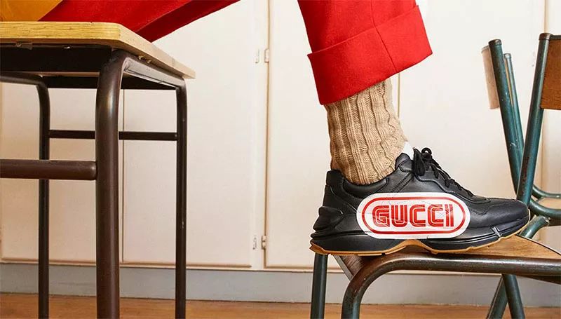 aj1和yeezy冰蓝哪个好,aj1和yeezy谁值得买