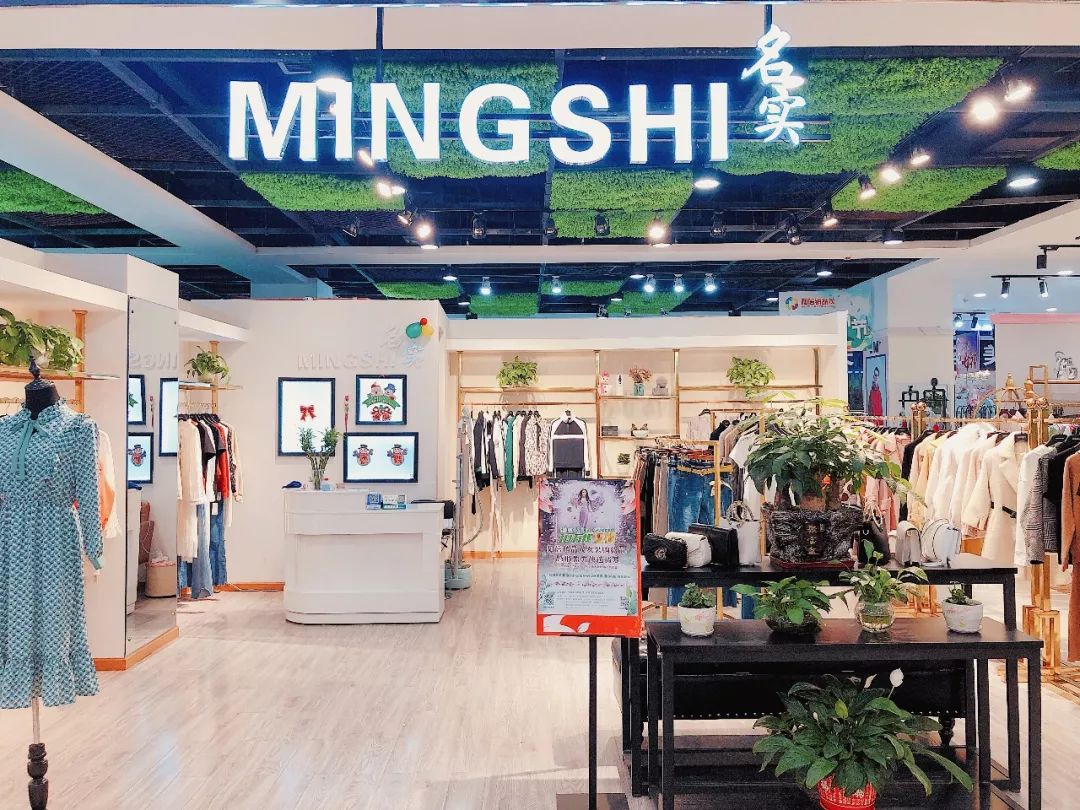 十堰美女千千万,昨天邮电街上就占了一大半!啥情况?