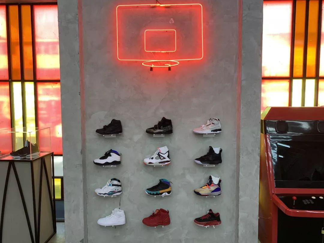 曼谷球鞋图片大全,泰国曼谷球鞋实体店
