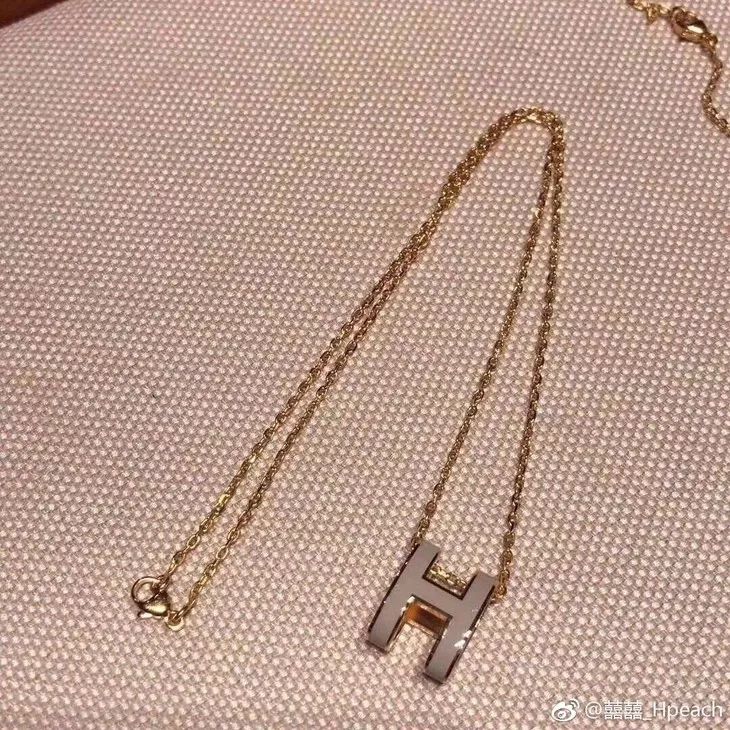 时髦办|Lisa这磨人的小甜豆，居然敢给我种草爱马仕了？？？