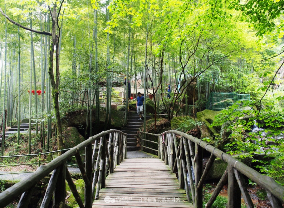 隐藏大山深处的小村庄,一个山清水秀的美丽小村庄