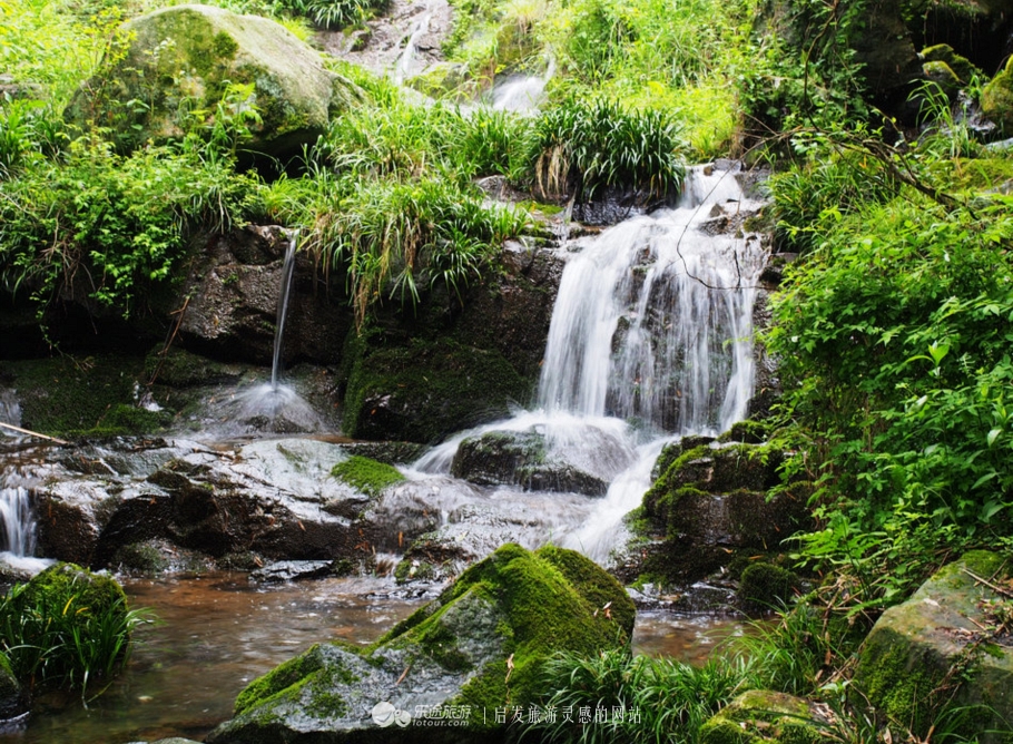 山沟沟里不存在的风景美如画,充满田园风光的美丽小村庄