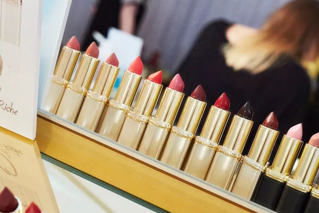 BoF美容周报|剥离自拍手机和美妆垂直电商业务的美图，这回还要做洁面仪？