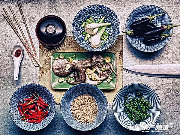 如何区分章鱼墨鱼鱿鱼,怎么区分章鱼乌贼墨鱼鱿鱼