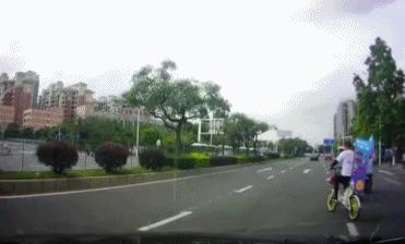 中山惊现“人体广告牌”,其中还有孕妇!什么情况?