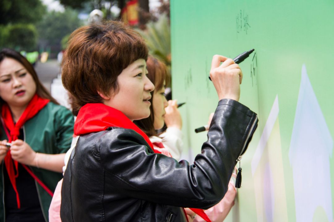 都江堰市国家文明城市,都江堰文明宣传