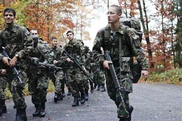 瑞士*刀军**“十字”标识被驳回！