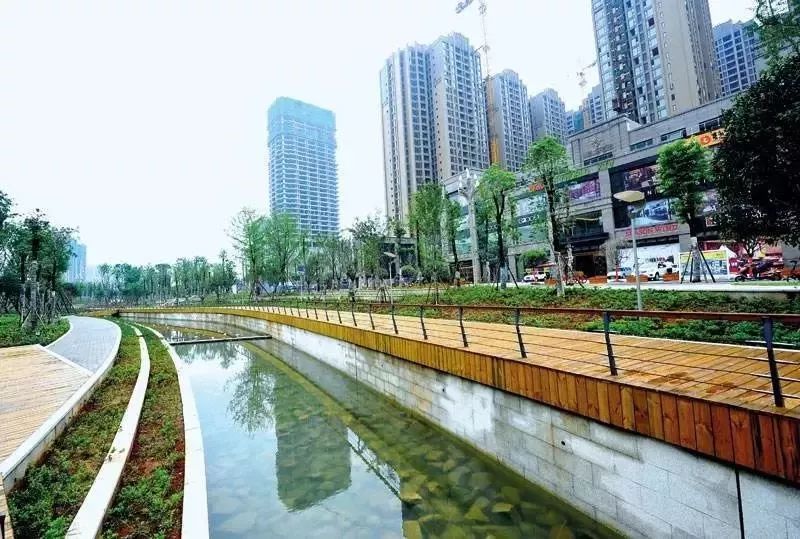 不必远行自有风景,不必远行在家度假