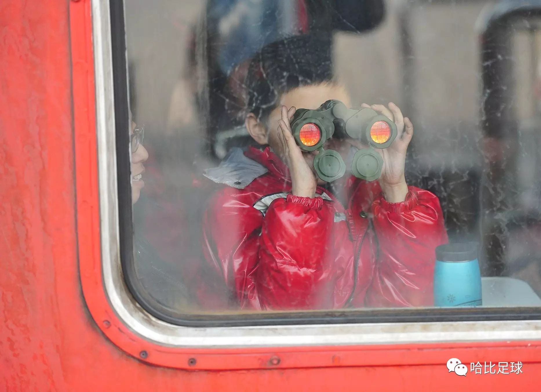 当我进球时我会感到高兴的英语,当我踢完球后牵你的手