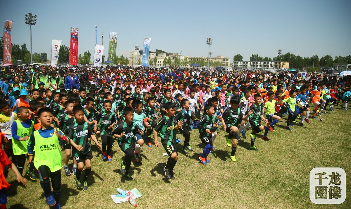 2019北京市级社会足球活动第5届“爱踢客”杯国际足球邀请赛举行