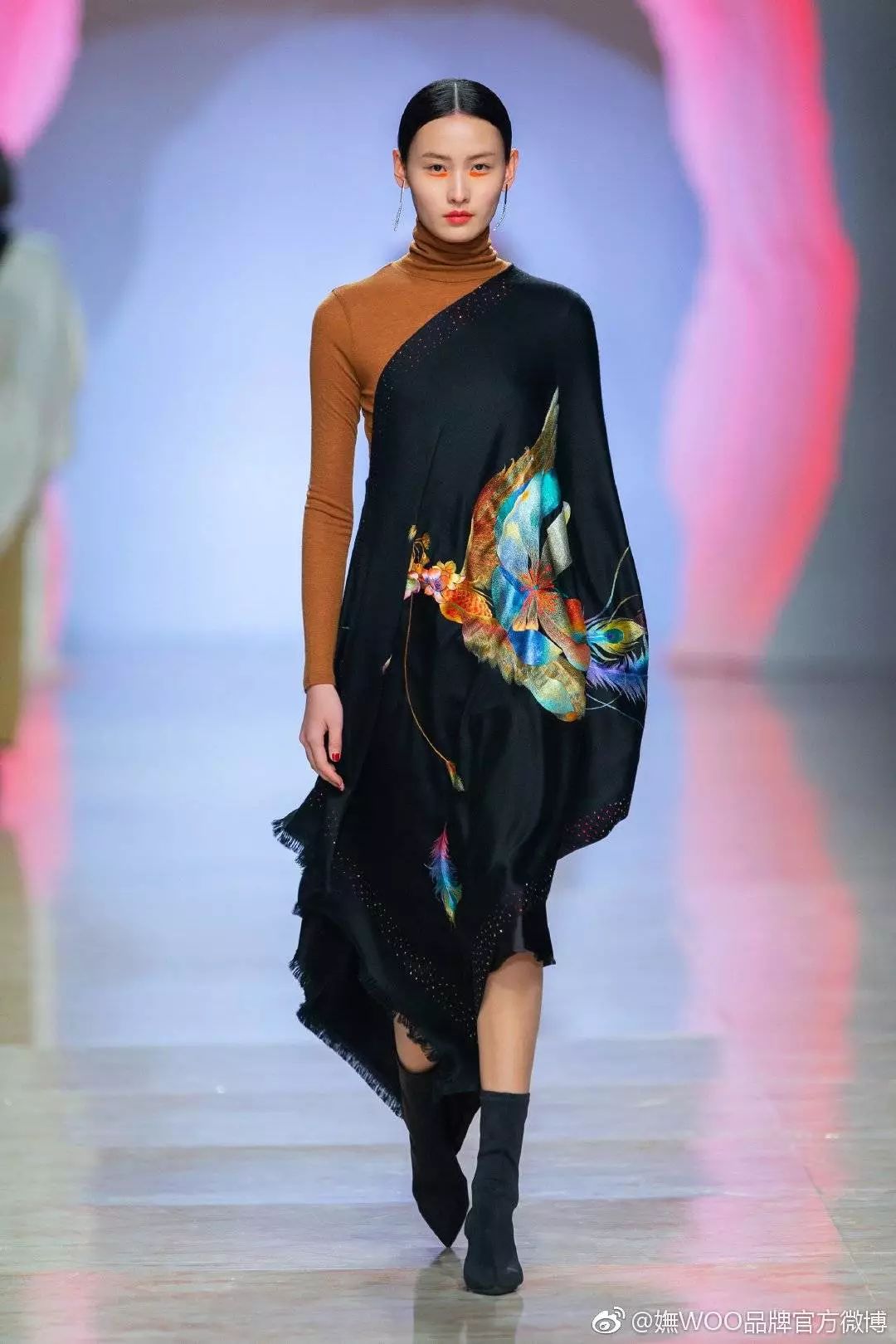 丝巾的各种造型女,一条丝巾美出万千风情