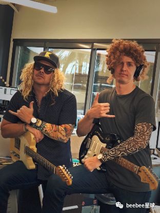 阿里速卖通上的纹身袖套在国外炸了,傻老外的买家秀简直令人入魔