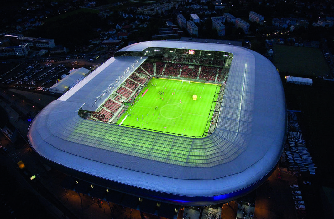 为抗议气候变化,巴塞尔策展人计划在体育场内种植299棵树