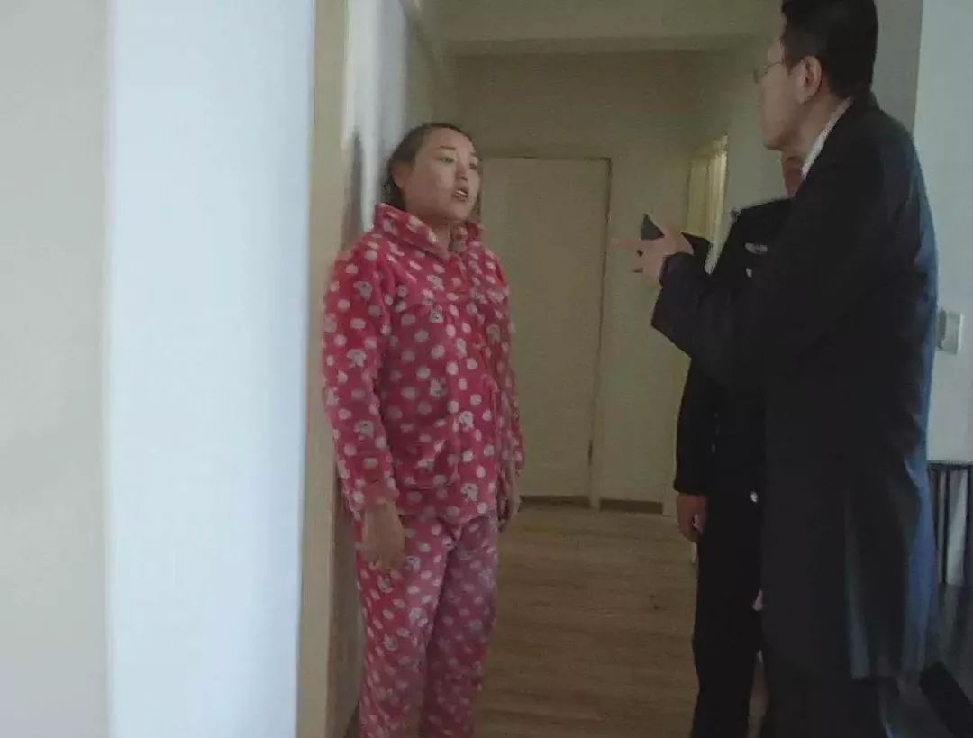 【攻坚执行难】躲进衣橱欲躲债，难逃法律严制裁