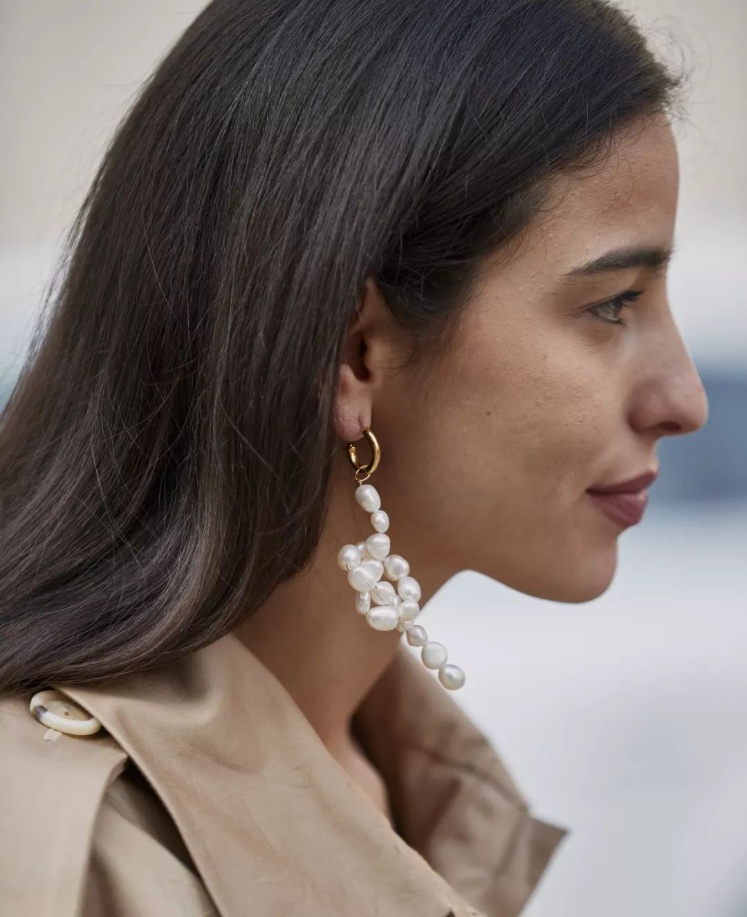 都在看MetGala的群魔乱舞,我却被哈卷的珍珠耳环给吸走!