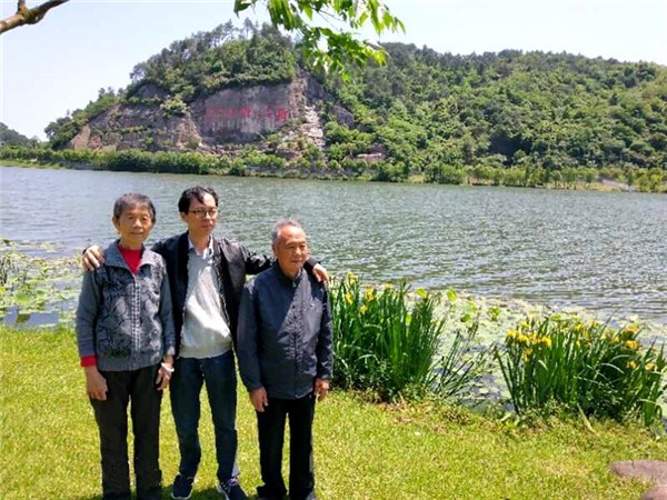 妈妈的爱伴随着我成长,妈妈的爱永远在我身边