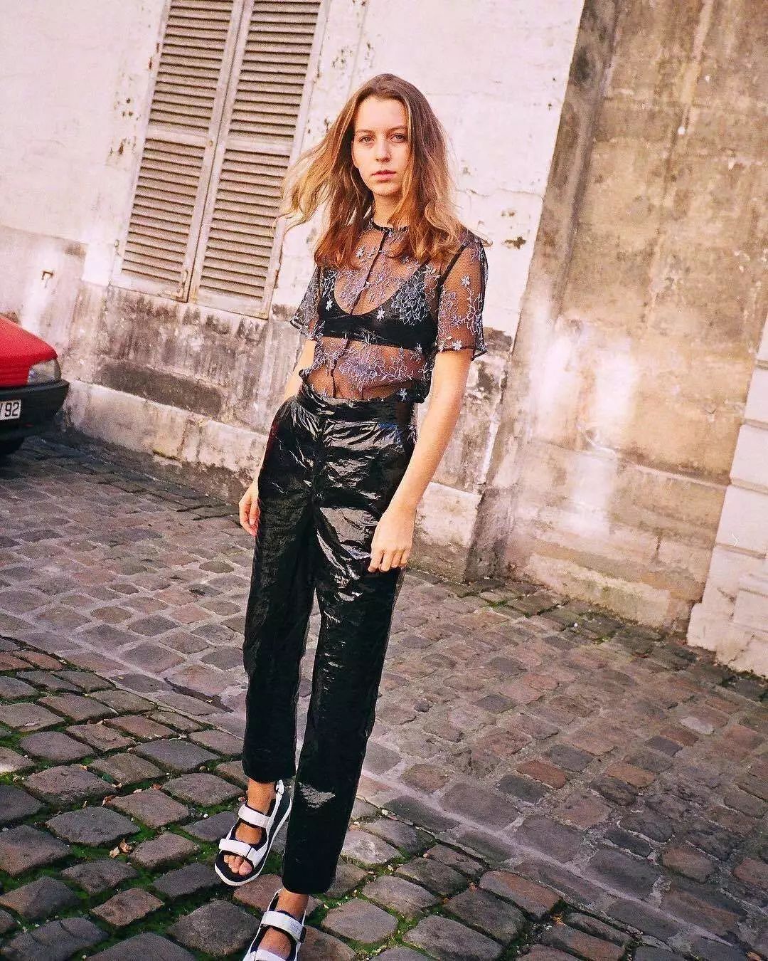 今年夏天这几款凉鞋真的美哭了,这个夏天让你美炸的凉鞋