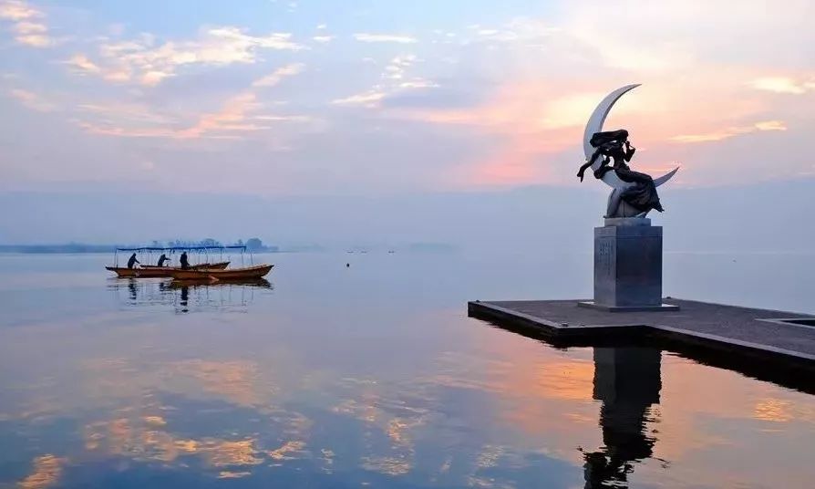 新闻联播等央视栏目，一年聚焦西昌N次，西昌狂谢“央妈”的爱！