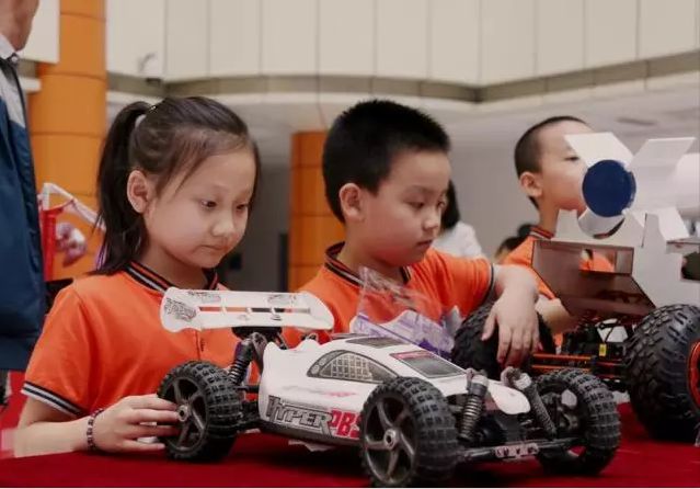 六一科技艺术节,体育科技艺术节开幕式